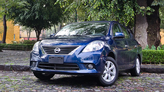 Nissan versa 2012 precio colombia #9