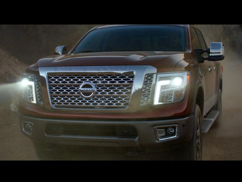 Video: Nissan Titan XD 2016 rinde tributo a Chevrolet, Ford y Ram
