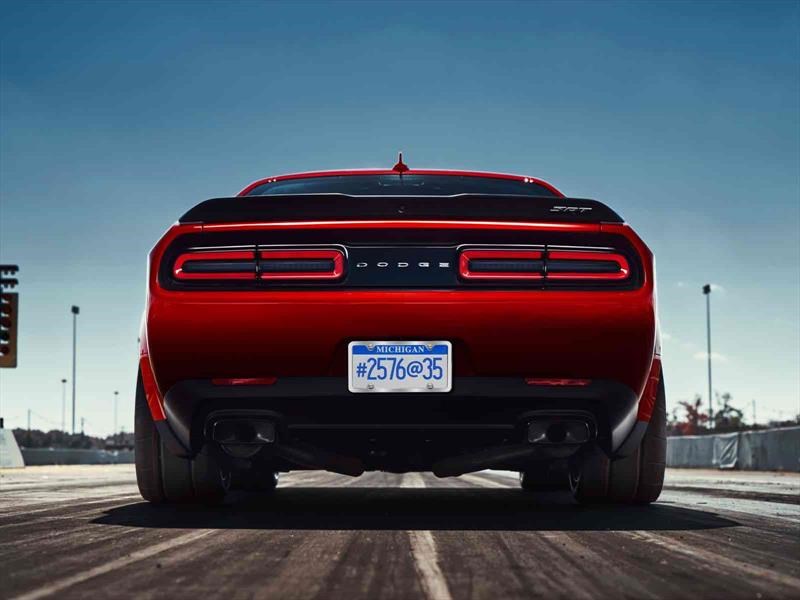 Dodge Challenger SRT Demon 2018, wide body y con llantas de 315 mm