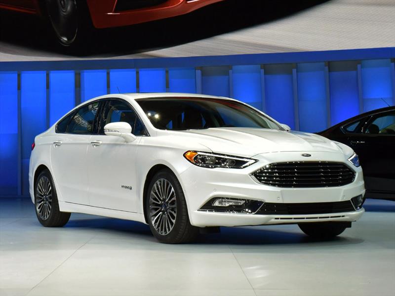 Ford Fusion 2017, ahora con motor V6