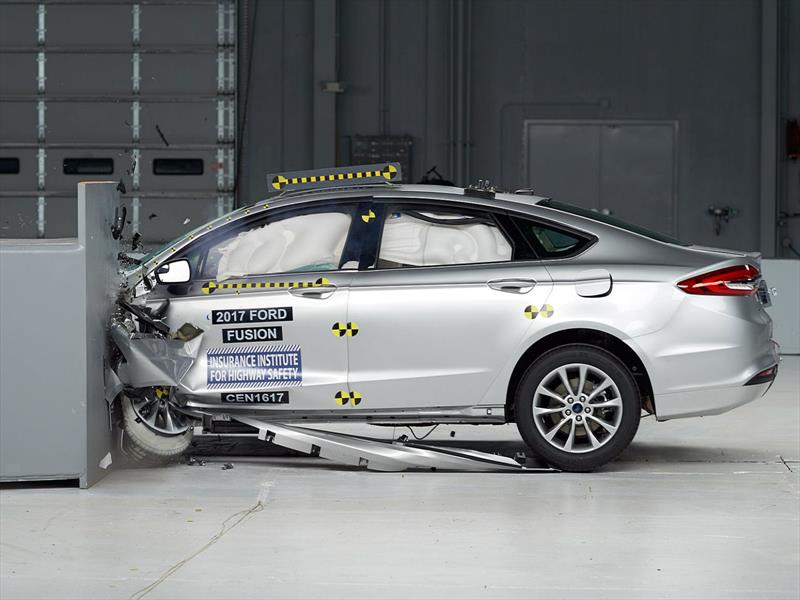 Ford fusion safety rating iihs #5