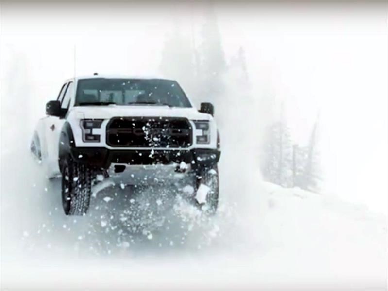 Ken Block se divierte de lo lindo con la Ford Lobo Raptor 2017