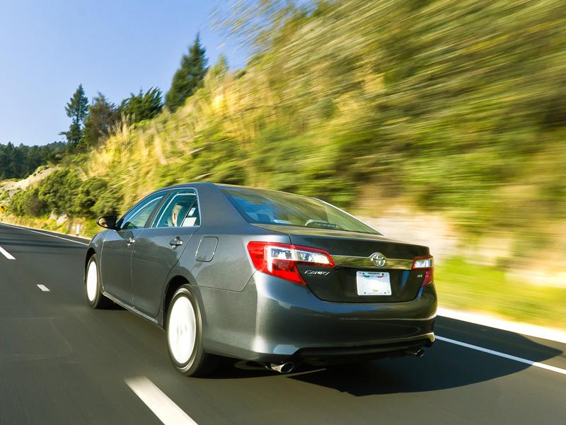 Toyota coloca 10 millones de unidades Camry en Estados Unidos