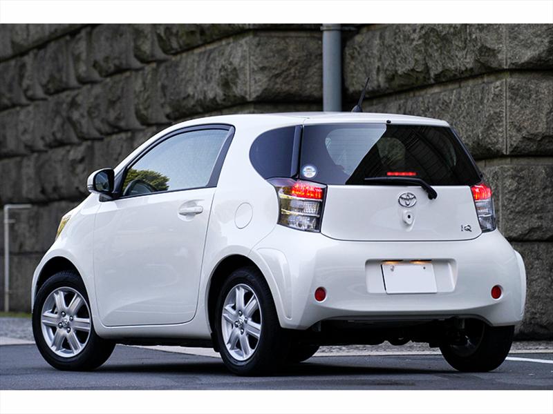Toyota IQ con pantalla del smartphone