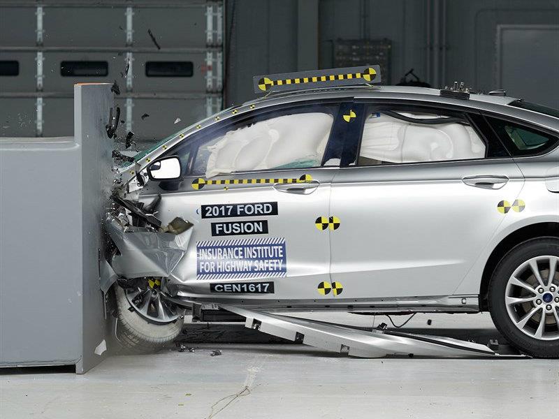 Lincoln MKZ 2017 galardonado con el Top Safety Pick+ del IIHS