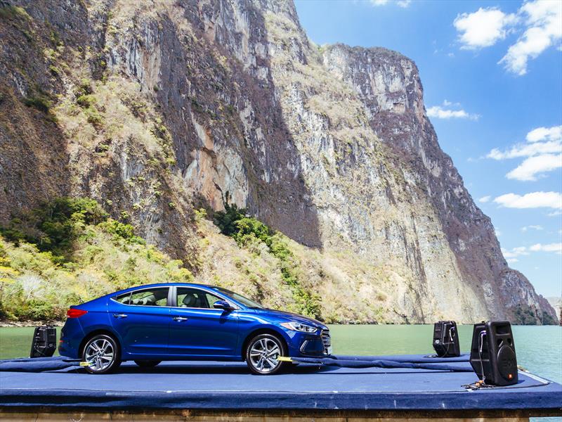 Hyundai Elantra 2017 llega a México desde $253,900 pesos