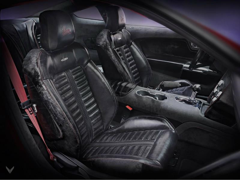 Un polémico Ford Mustang con cuero y pelos de caballo