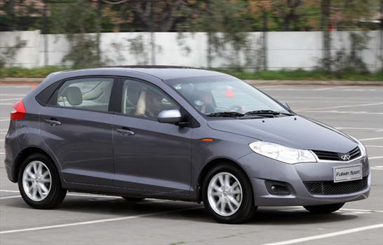 Chery Fulwin: Llega a Chile en versiones sedán y hatchback