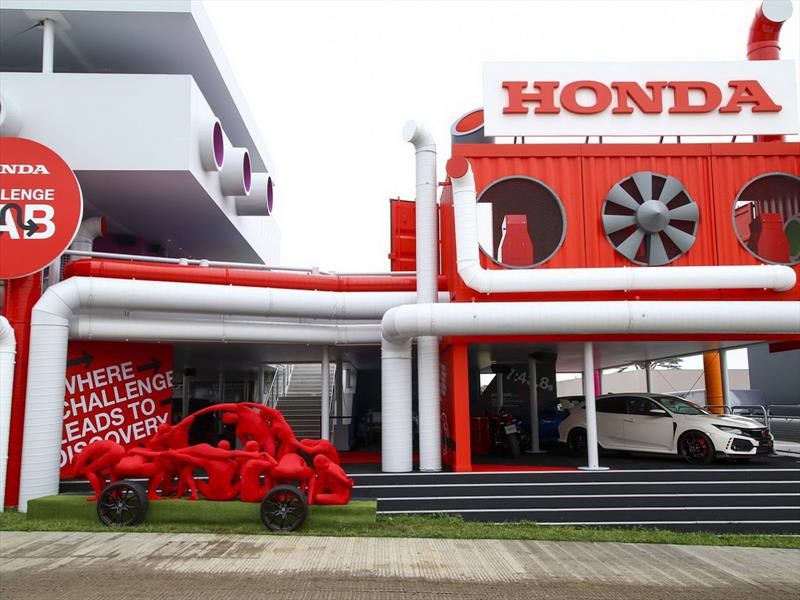 Honda sorprende con esculturas humana en Festival de Goodwood