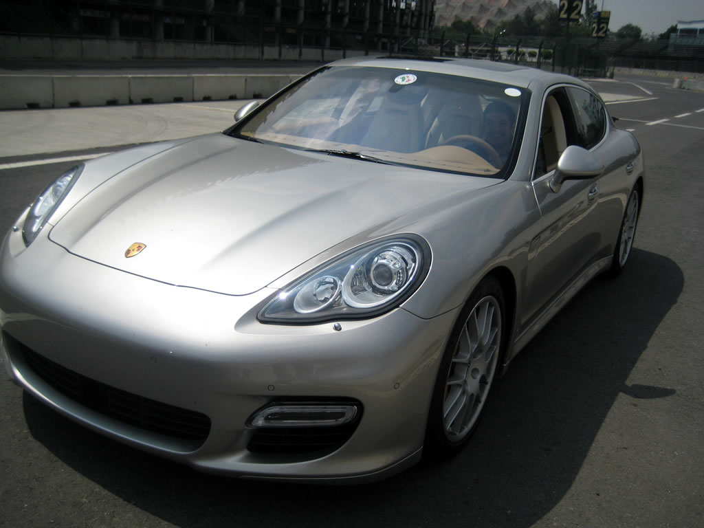 Porsche panamera turbo 2010