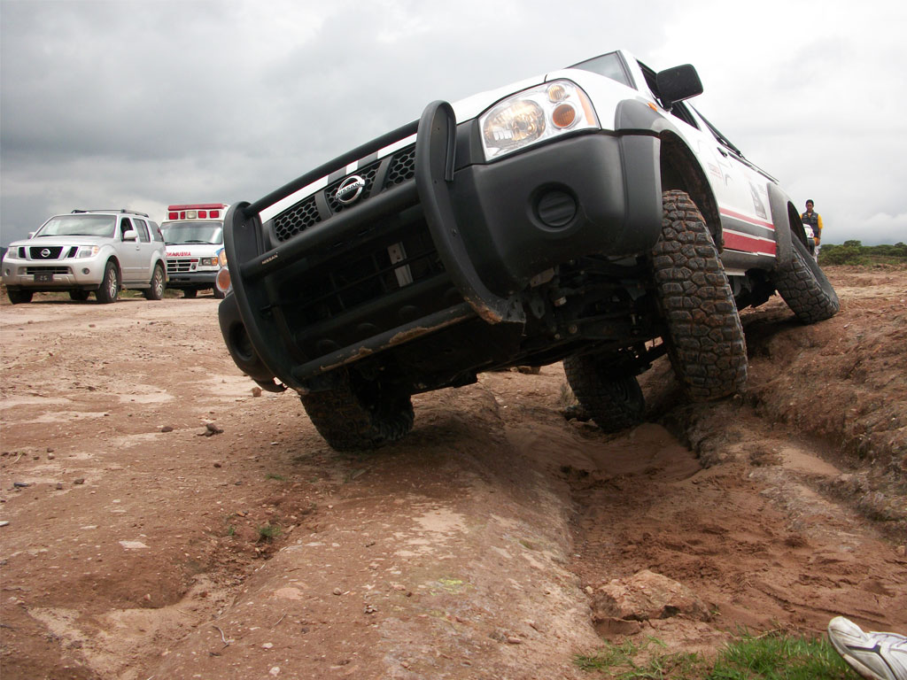Nissan Np 300 Quot Estacas Quot Diesel 4x4 A Prueba Autocosmos Com