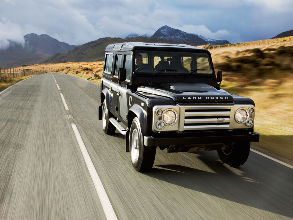 Land rover defender 2011