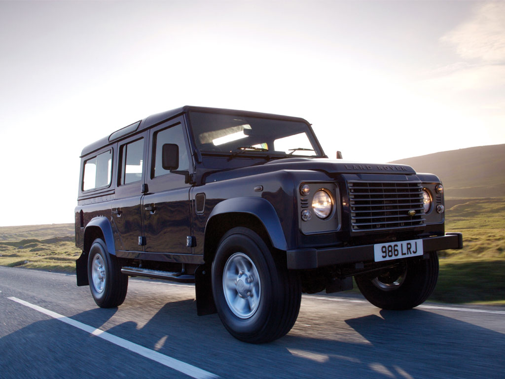 Land rover defender 2011