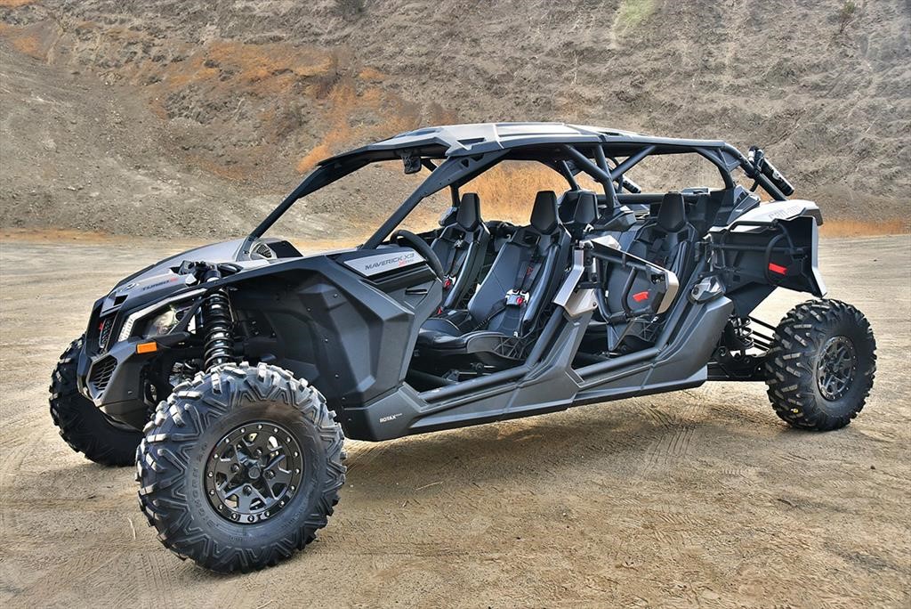 Багги Maverick x3 с закрытой кабиной