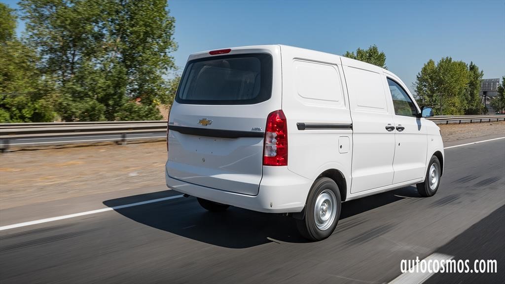 Chevrolet Tornado Van 2022 primer contacto - Autocosmos.com