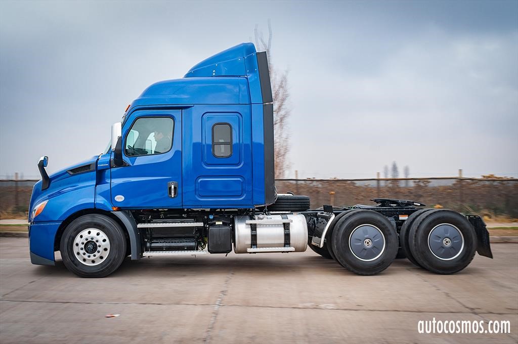 Freightliner Cascadia Road