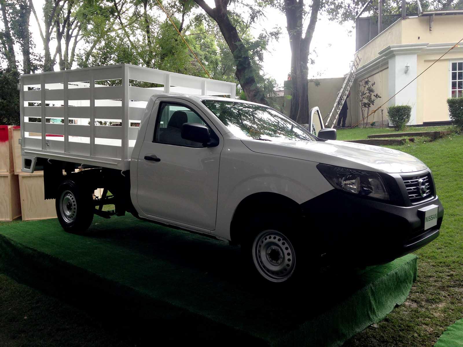 Nissan NP300 2016 Llega A México Desde $189,600 Pesos - Autocosmos.com