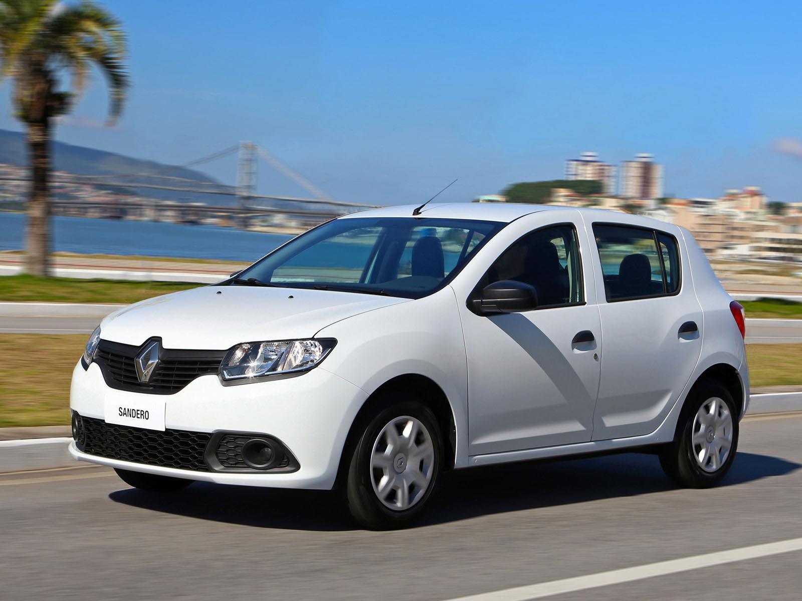 Renault sandero 2015 год