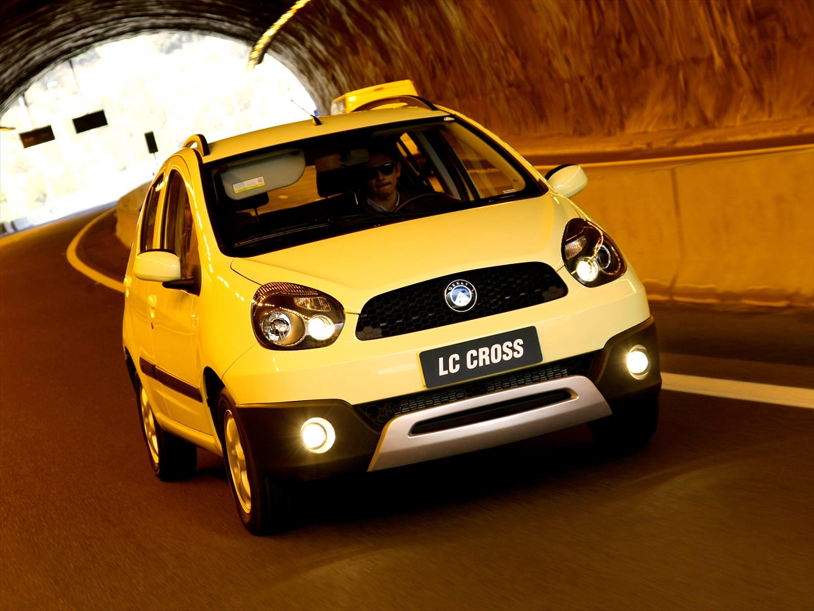 Машина geely cross