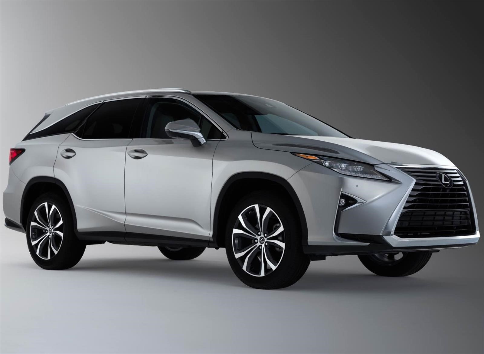 Lexus rx 23 года