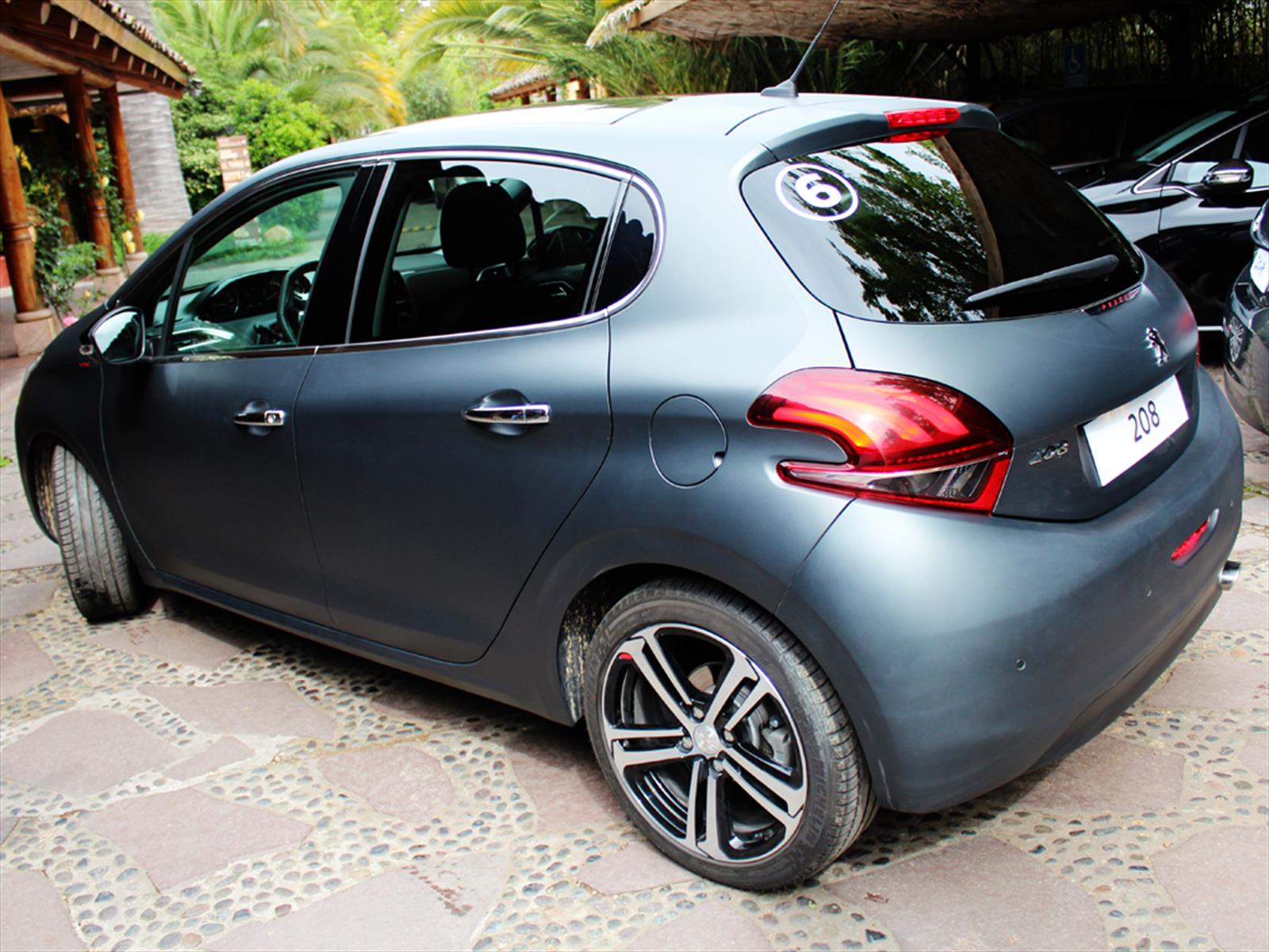 Latin NCAP testea los Kia Morning y Peugeot 208 ...