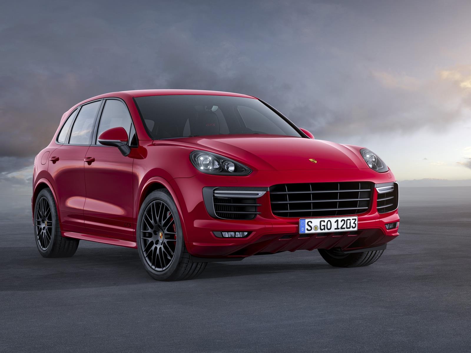 Porsche cayenne gts 2015