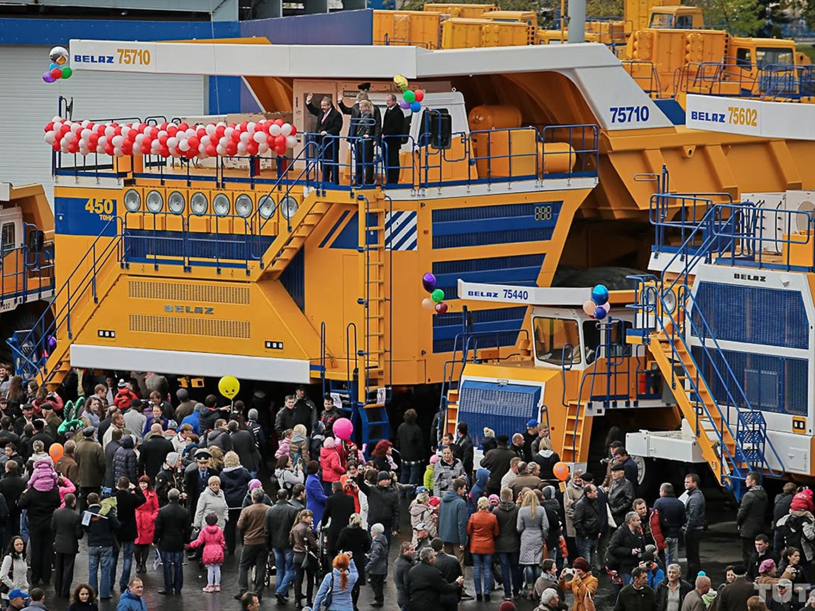 BelAZ 75710, el camión de volteo más grande del mundo - Autocosmos.com