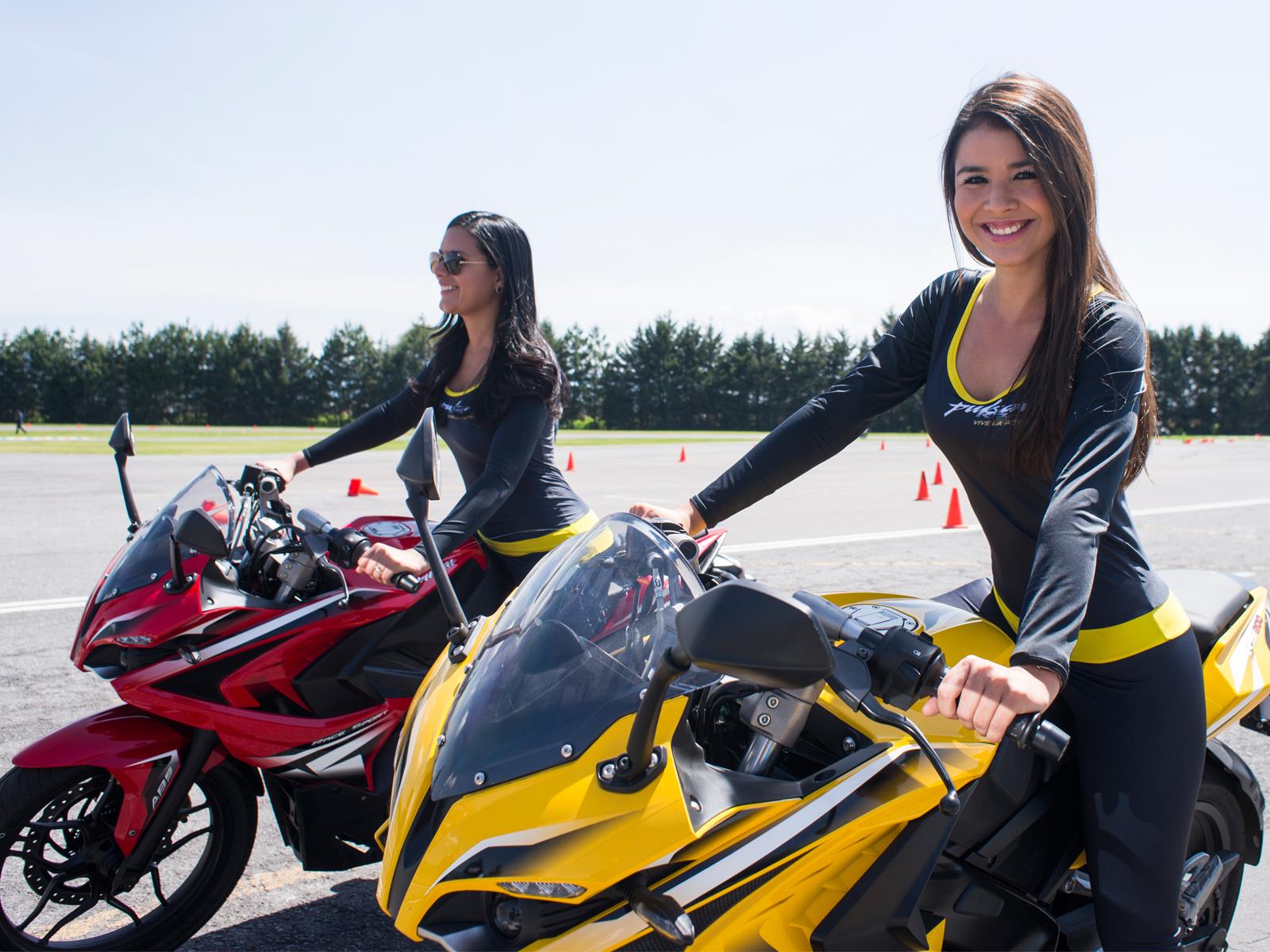 Bajaj Pulsar RS 200 y AS 200 2016 llegan a México desde ...