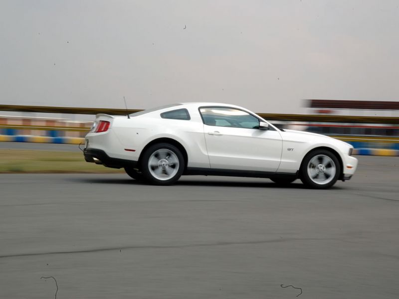 Ford Mustang GT 2010 7