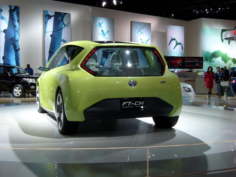 Toyota FT-CH Concept en Detroit 2010