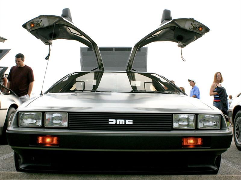 DeLorean DMC-12