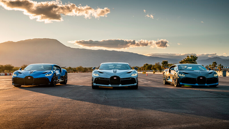 Tres Bugatti Divo juntos en pista