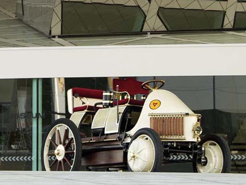 Semper Vivus Lohner-Porsche 1899