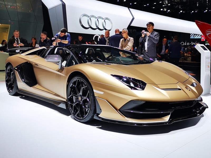 Lamborghini Aventador SVJ Roadster