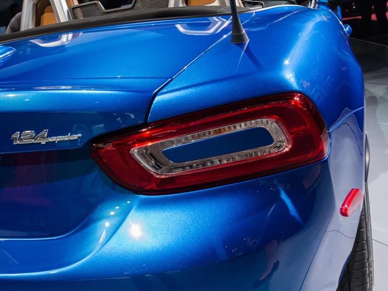 FIAT 124 Spider 2017