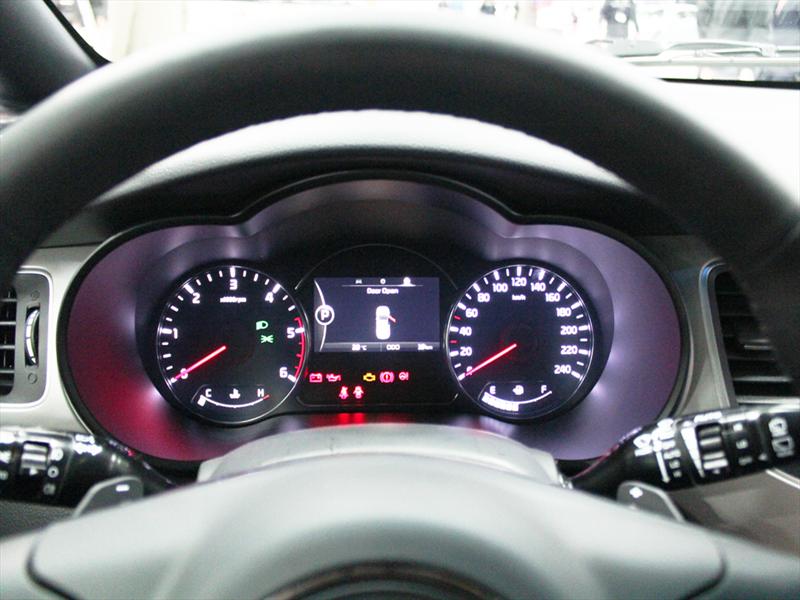 Nueva Kia Carens 2013 en el Salón del Automóvil