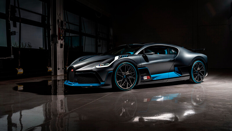 Tres Bugatti Divo juntos en pista