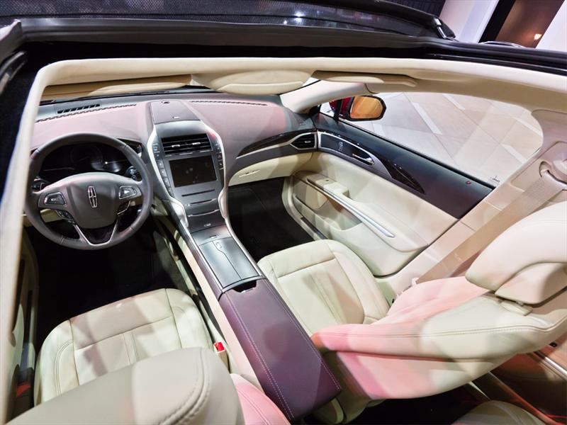 Lincoln MKZ 2013 en Nueva York 2012