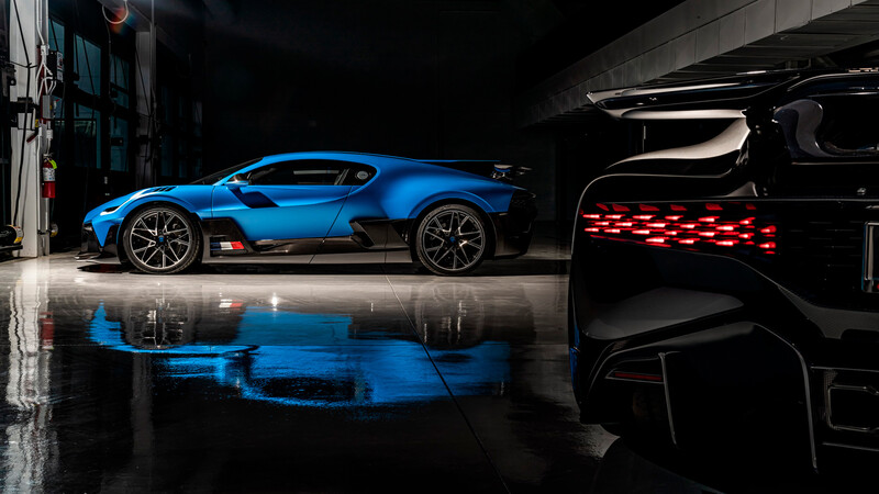 Tres Bugatti Divo juntos en pista