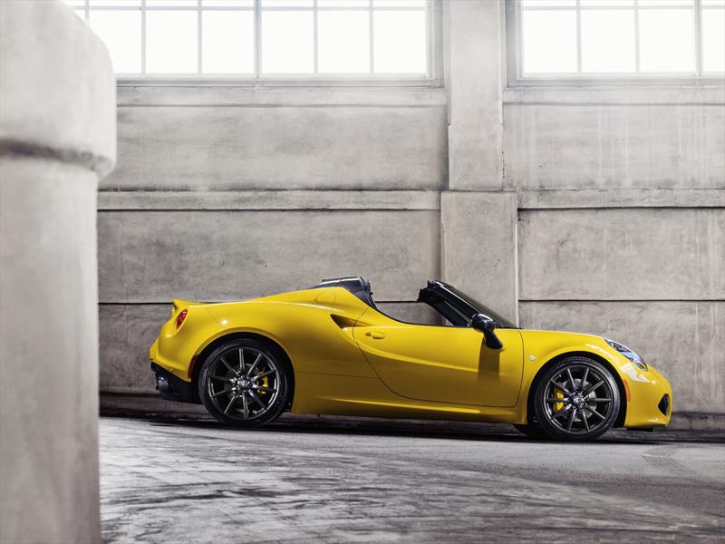 Alfa Romeo 4C Spider 2015