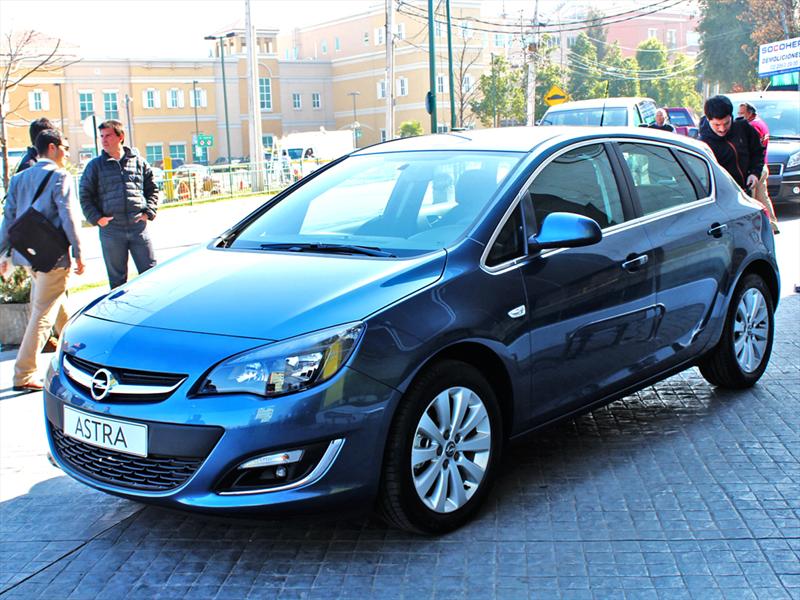 Opel Astra 5 Puertas 2014 en Chile