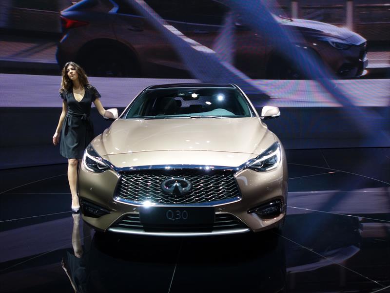 Infiniti Q30
