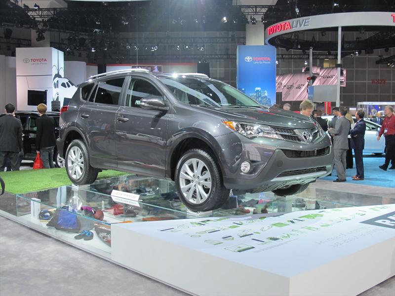 Toyota RAV4 2013 en el Salón de Los Ángeles