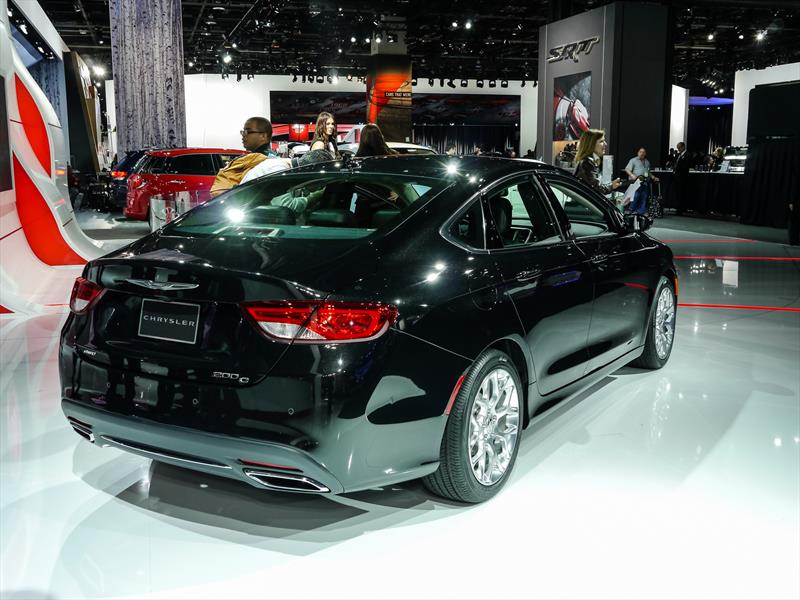 Chrysler 200 2015