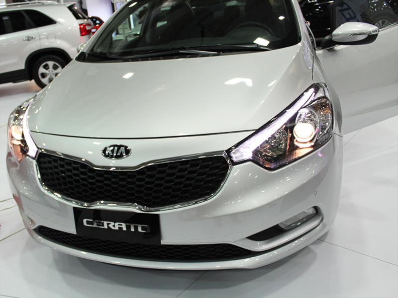 Nuevo Kia Cerato 2013 en el Salón del Automóvil