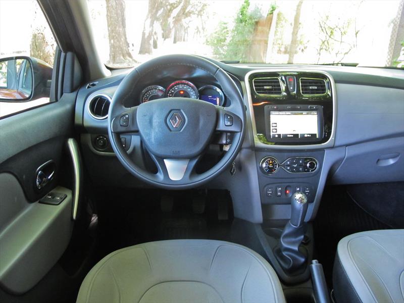 Probamos a fondo el nuevo Renault Logan