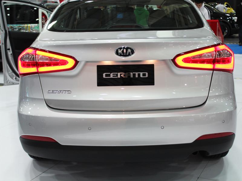 Nuevo Kia Cerato 2013 en el Salón del Automóvil