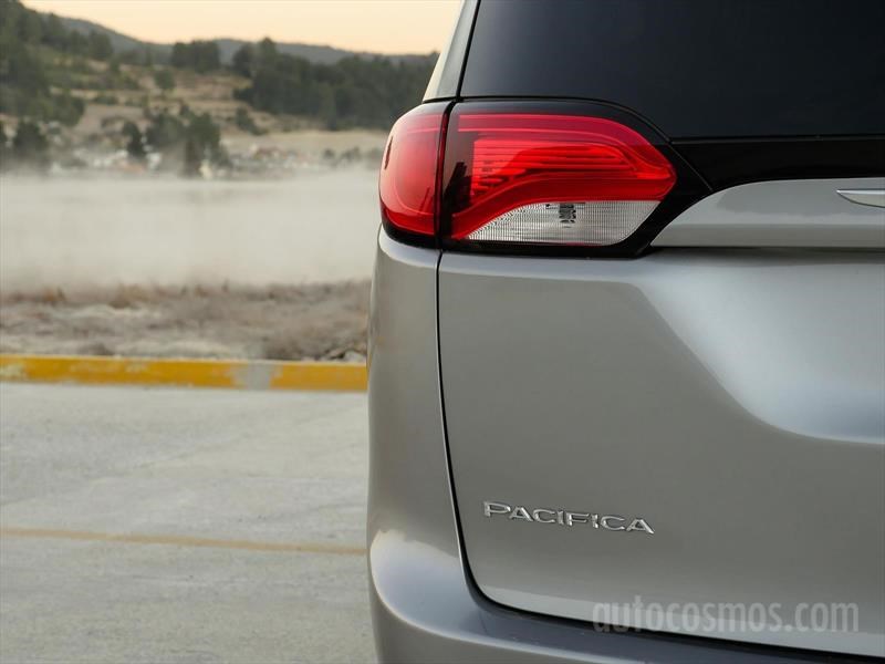 Chrysler Pacifica 2017