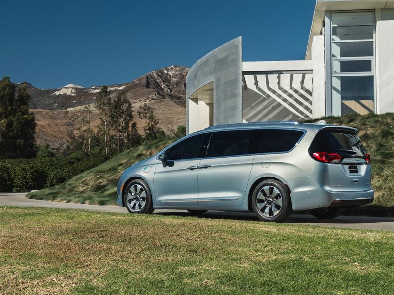 Chrysler Pacifica 2017