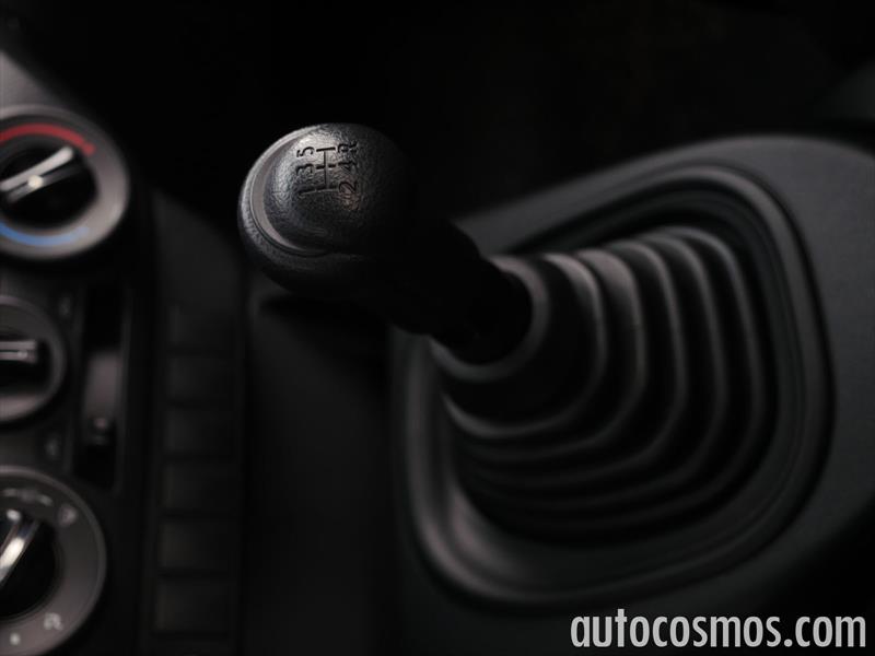 Nissan NP300 vs Toyota Hilux vs Mitsubishi L200